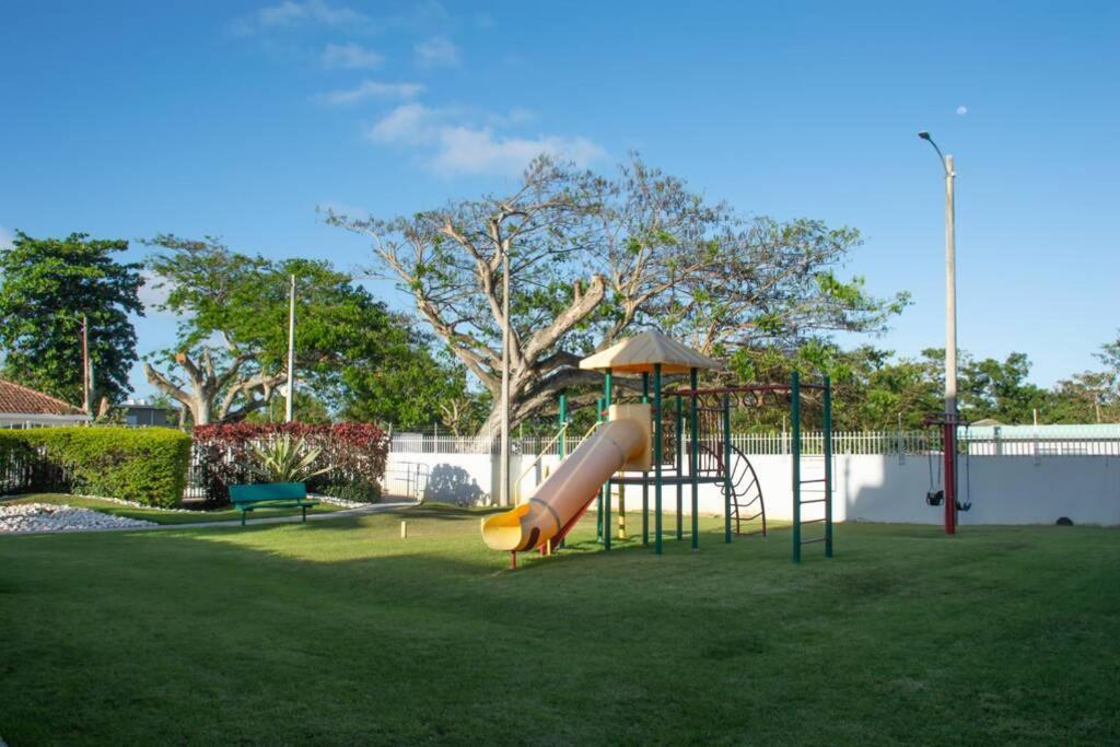 Vistas Apartment @ Puerto Nuevo Beach Vega Baja Exterior photo